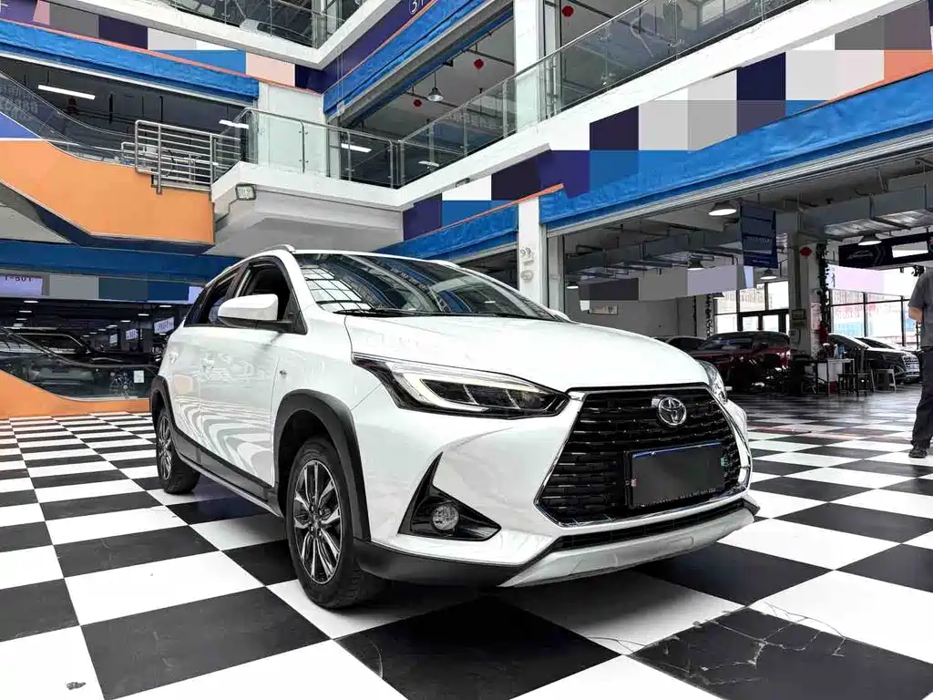 Toyota Yaris L 2022