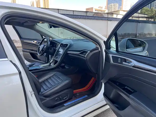 Ford Mondeo 2014