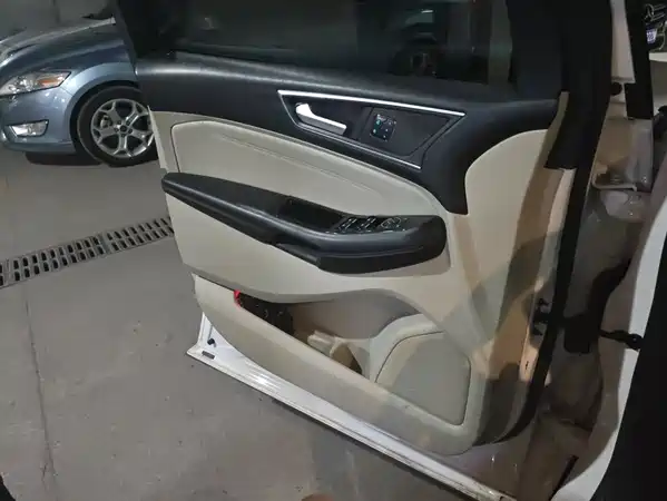 Ford Edge 2015