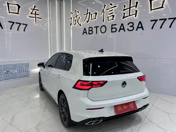 Volkswagen Golf 2024