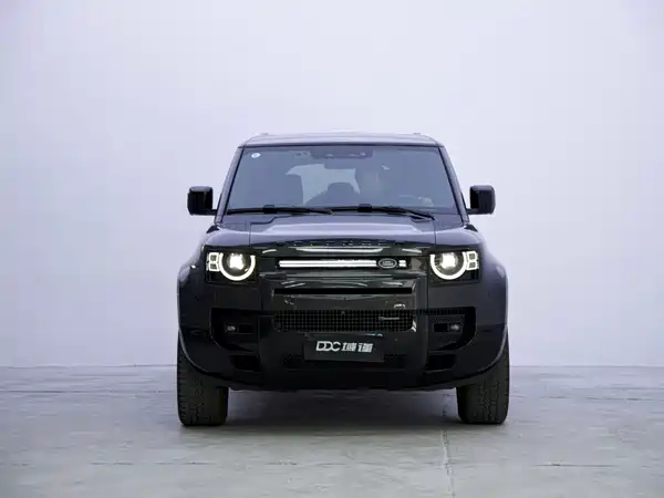 Land Rover Defender 2022