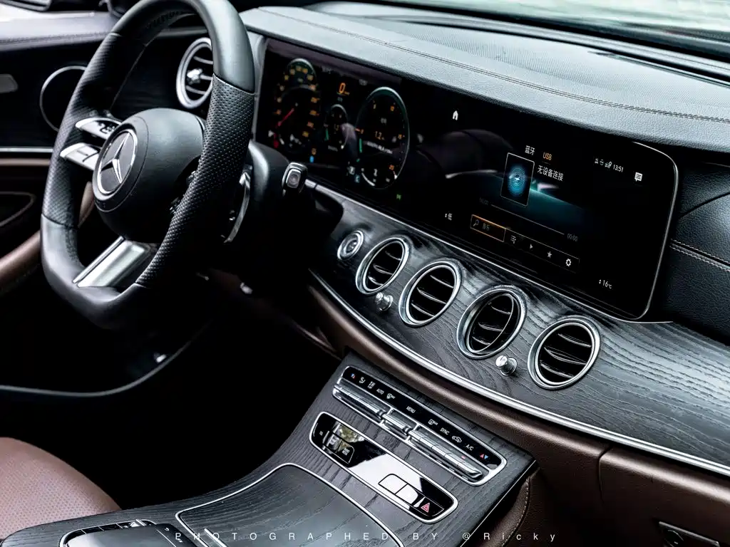 Mercedes-Benz E-Class 2022 — фото 6