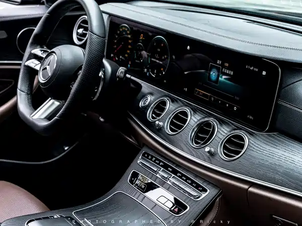 Mercedes-Benz E-Class 2022