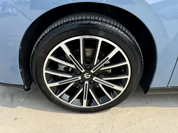 Leapmotor B01 2025