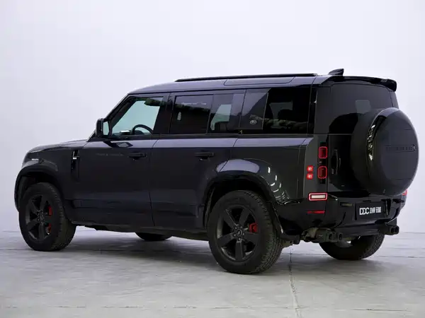 Land Rover Defender 2022