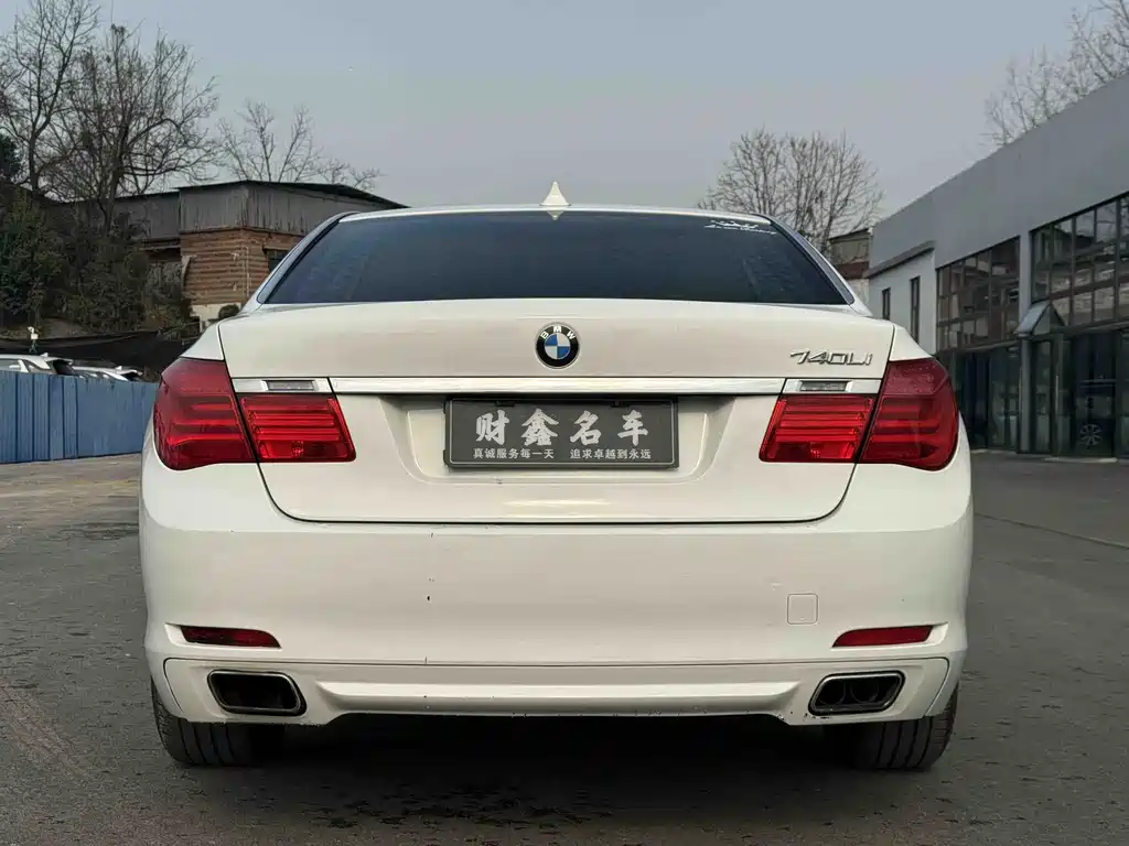 BMW 7 Series 2010 — фото 13