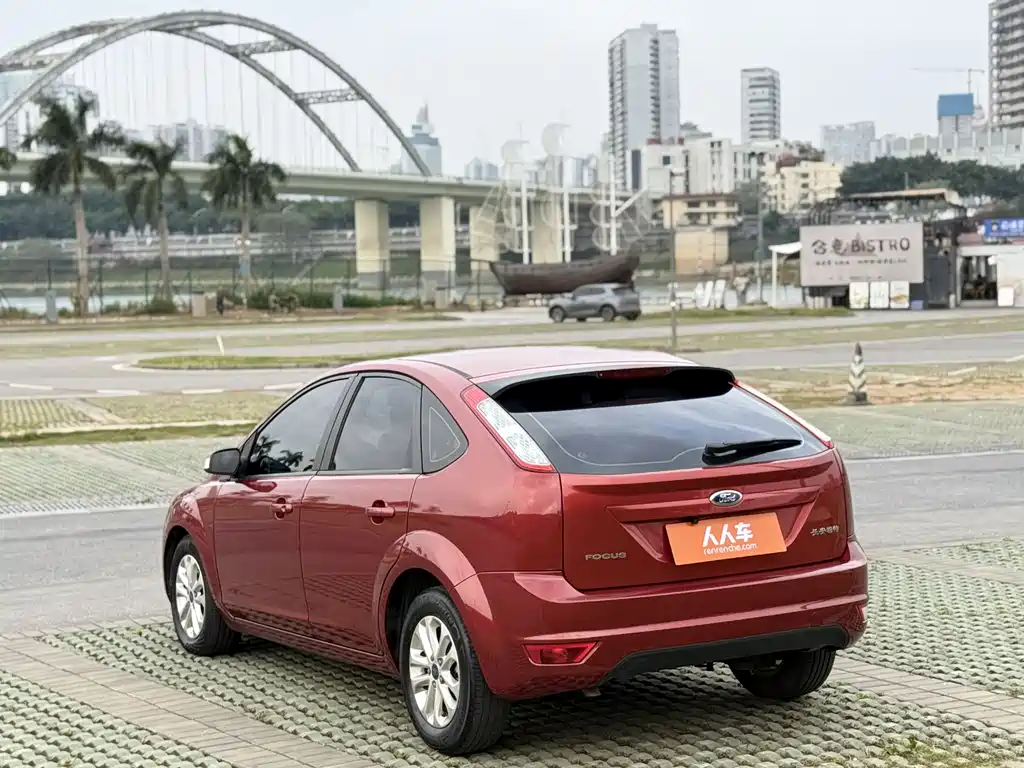 Ford Focus 2015 — фото 4
