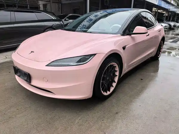 Tesla Model 3 2024