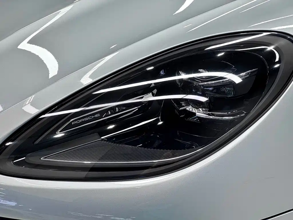Porsche Macan 2023 — фото 15