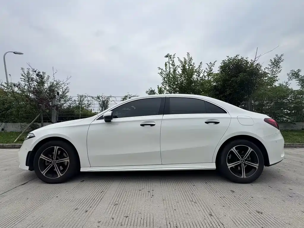 Mercedes-Benz A-Class 2023 — фото 15