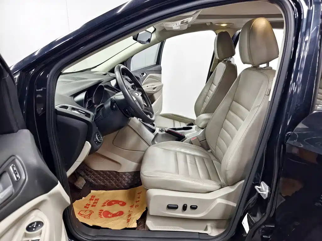 Ford Kuga 2013 — фото 11