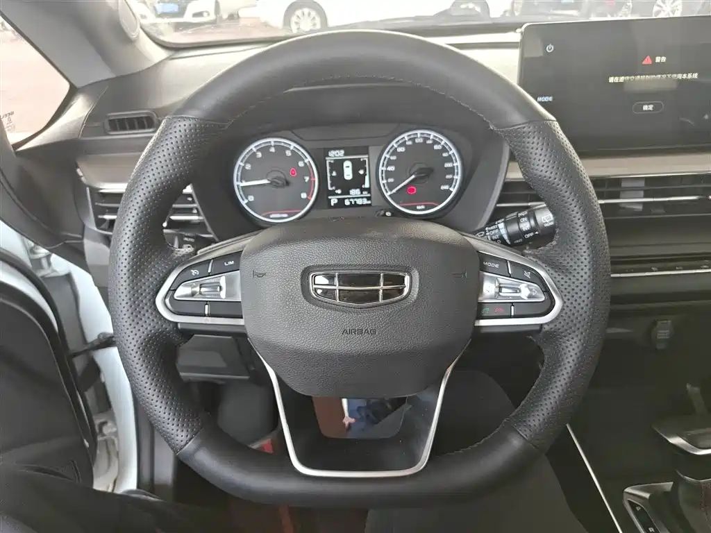 Geely Vision X3 2022 — фото 11