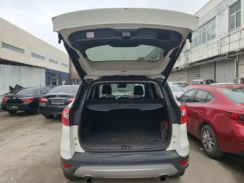 Ford Kuga 2017 — фото 19