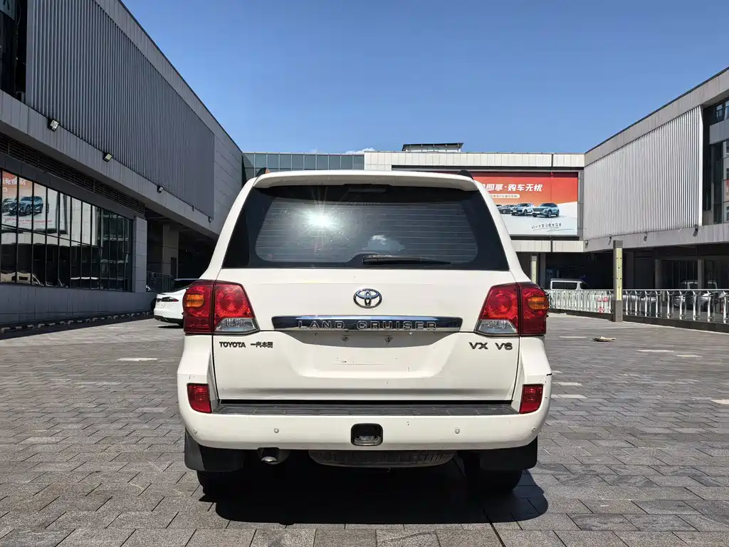 Toyota Land Cruiser 2013 — фото 23