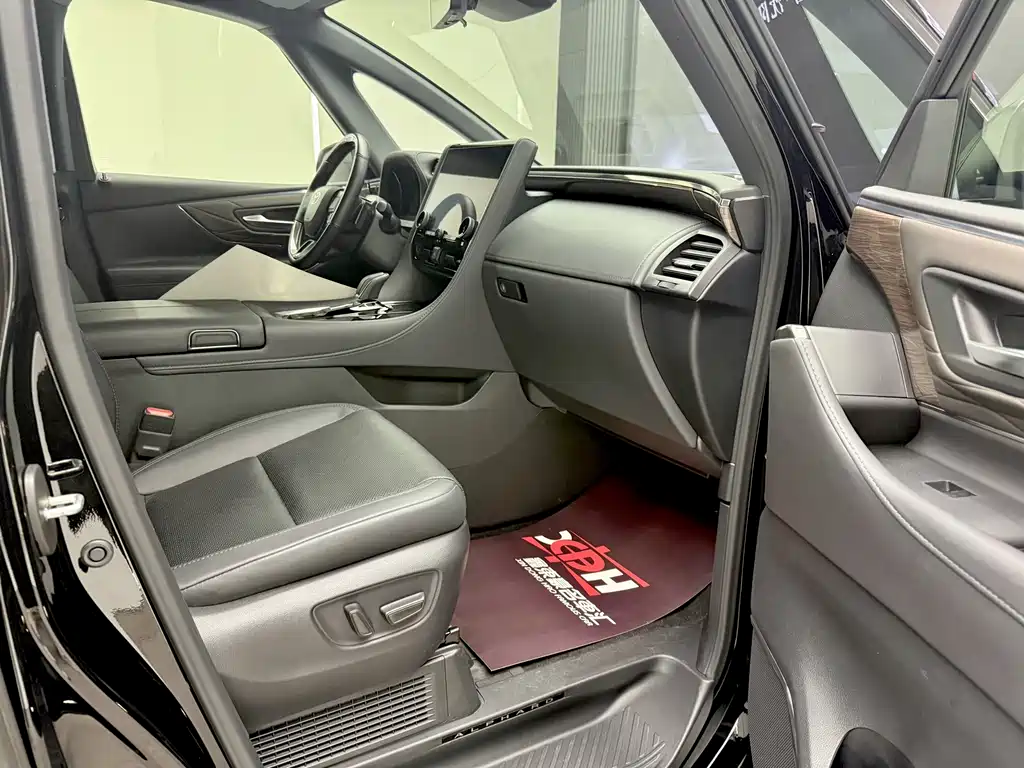 Toyota Alphard 2024 — фото 11