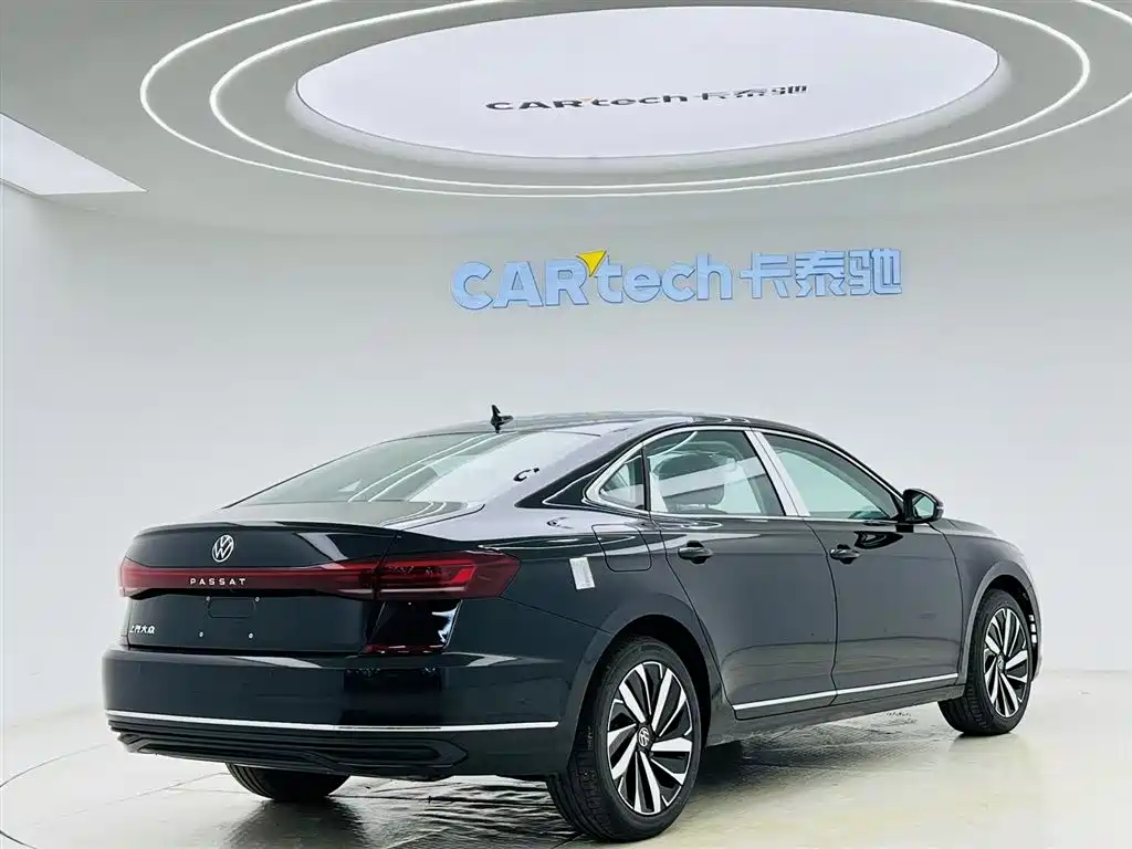 Volkswagen Passat — фото 5