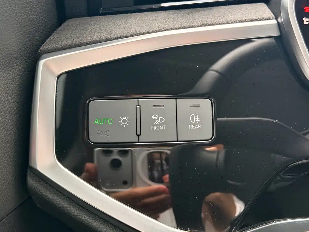 Audi Q3 2023 — фото 14