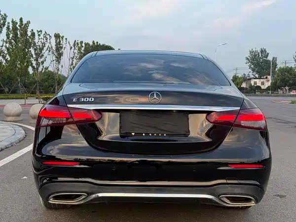 Mercedes-Benz E-Class 2022