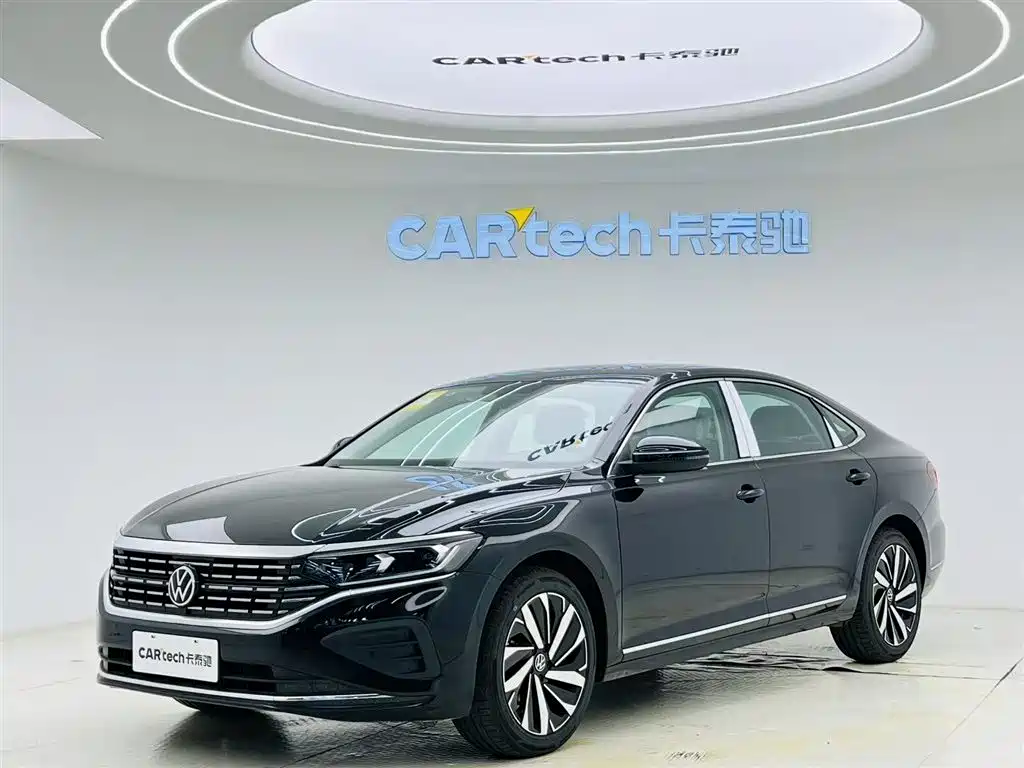 Volkswagen Passat — фото 1
