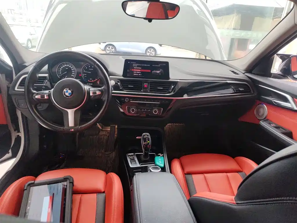 BMW 1 Series 2021 — фото 10