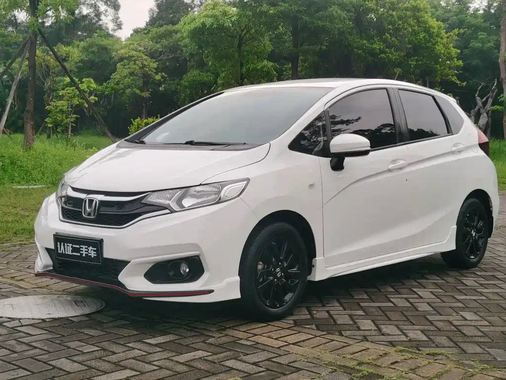 Honda Fit 2018 — фото 1
