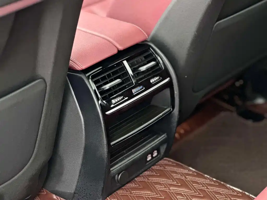 BMW 5 Series 2023 — фото 10