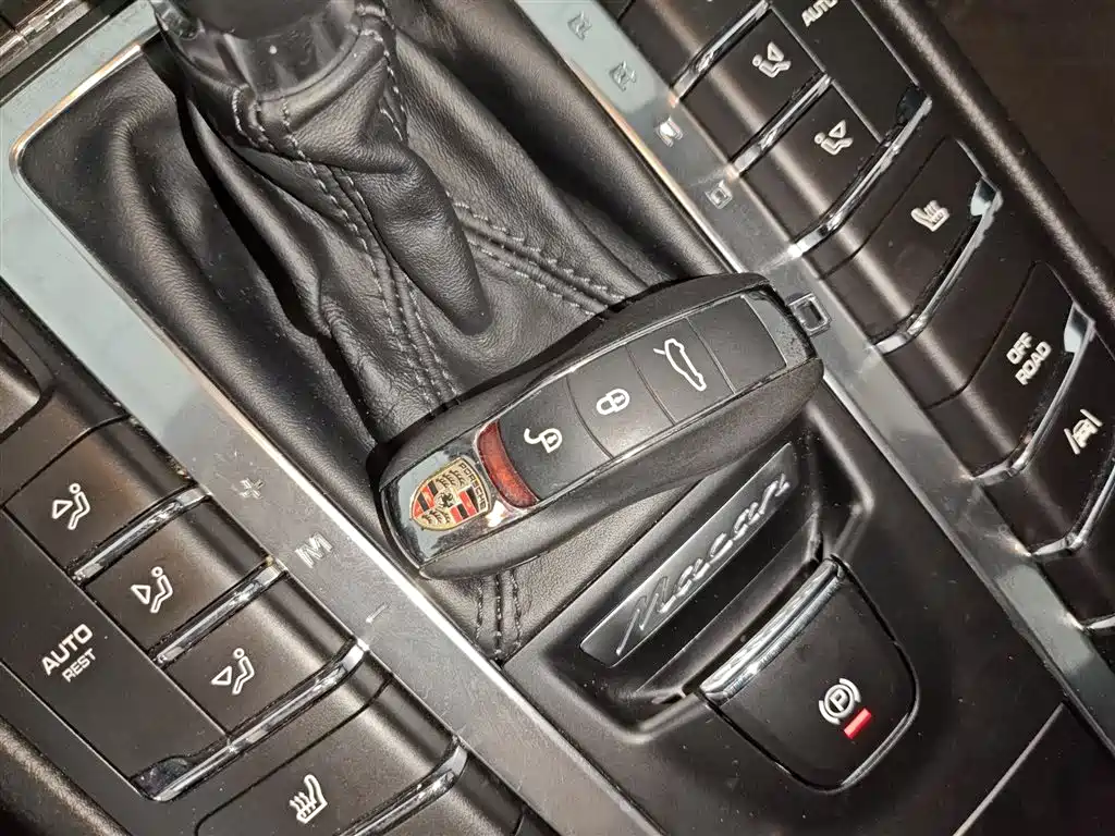Porsche Macan 2016 — фото 9