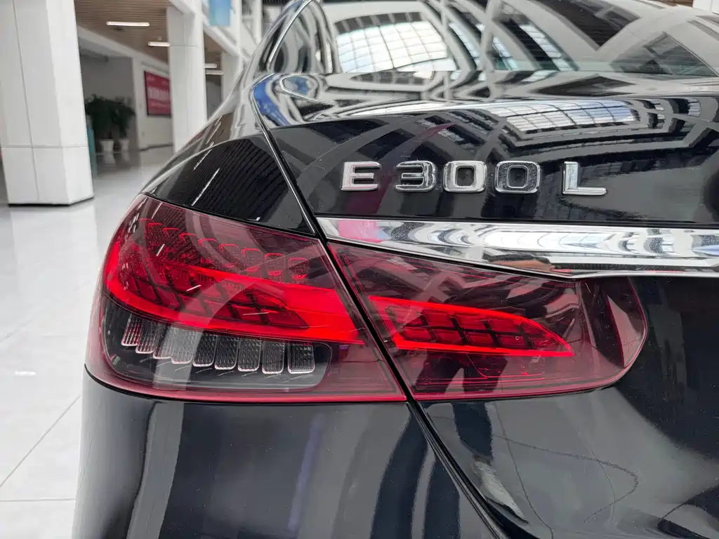 Mercedes-Benz E-Class 2023 — фото 23