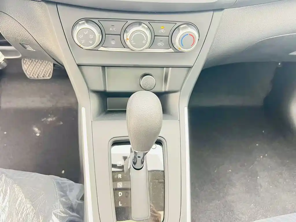 Nissan Sylphy 2024 — фото 16