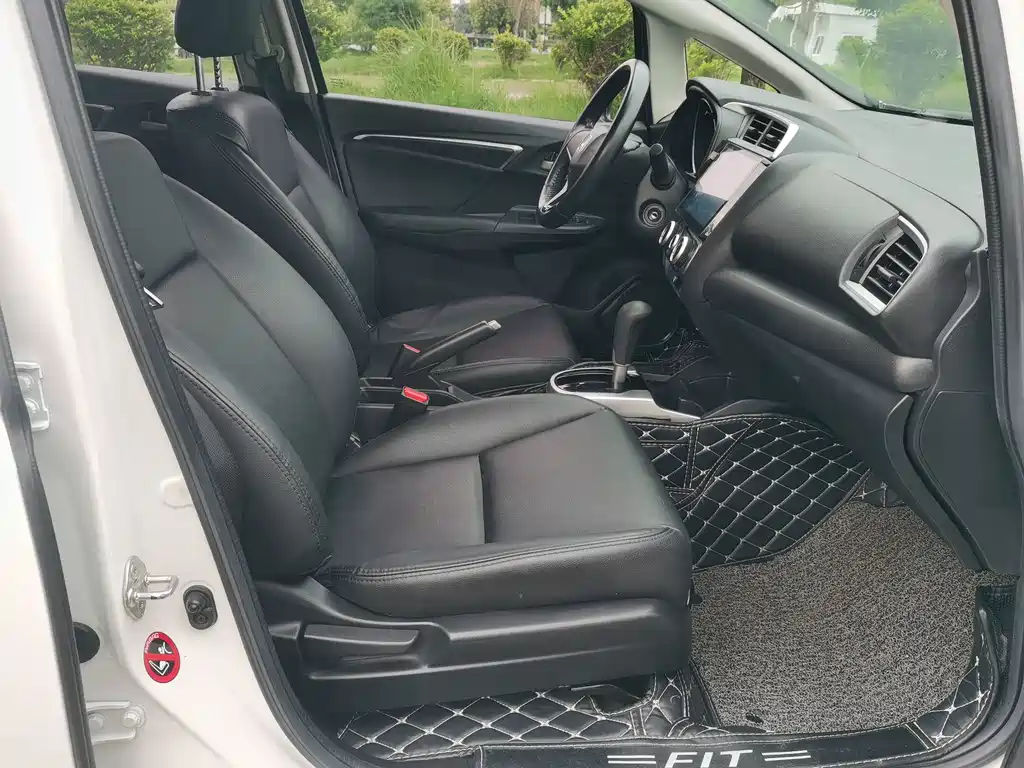 Honda Fit 2018 — фото 12