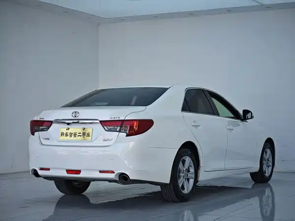Toyota Reiz 2015
