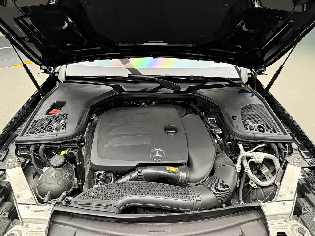 Mercedes-Benz E-Class 2022 — фото 12