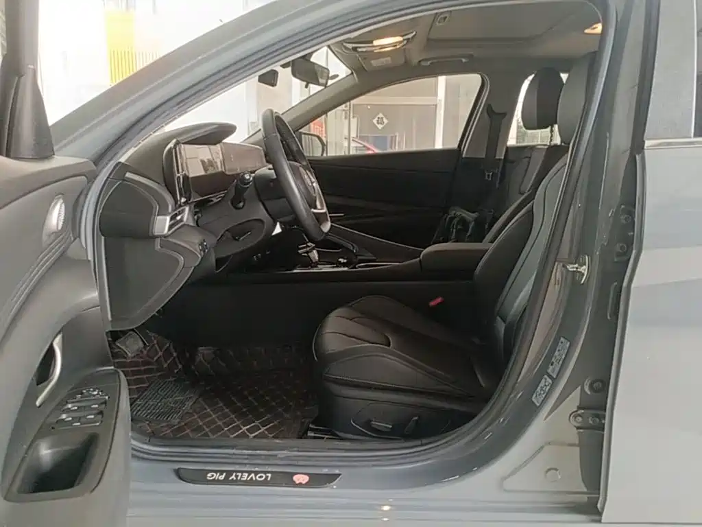 Hyundai Elantra 2021 — фото 16