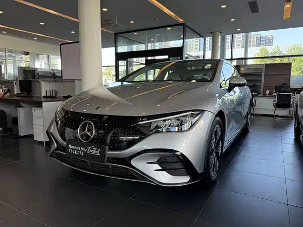 Mercedes-Benz EQE 2025