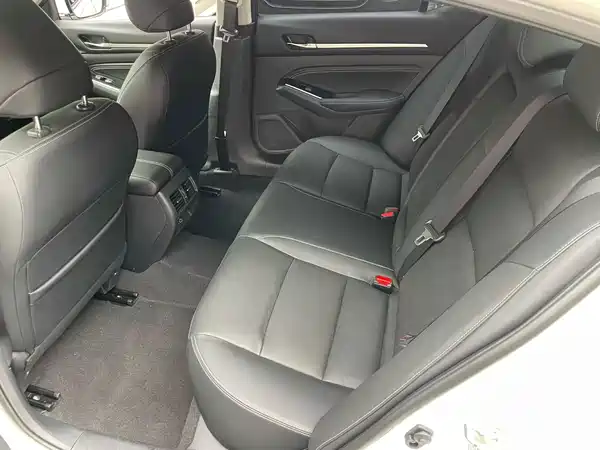 Nissan Teana 2022