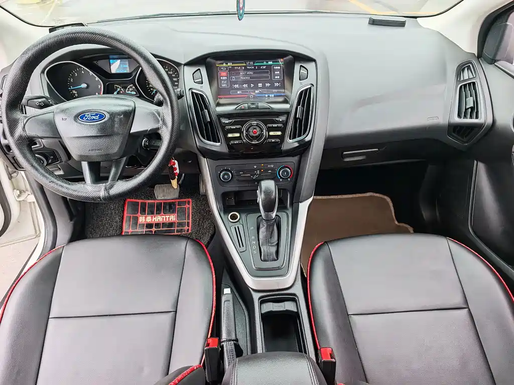 Ford Focus 2015 — фото 11