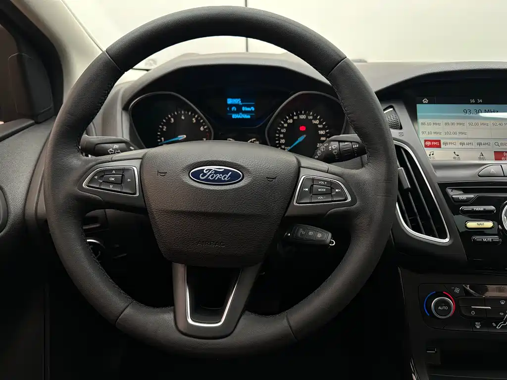 Ford Focus 2017 — фото 16