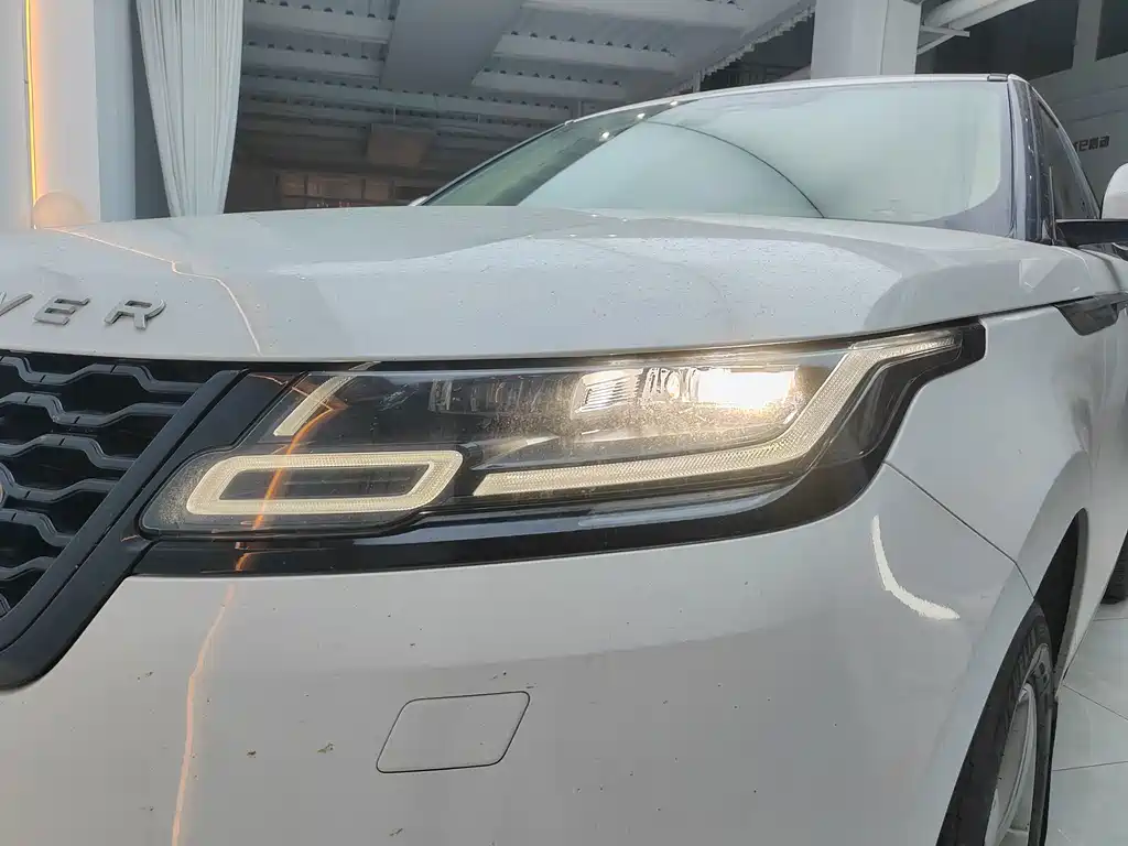 Land Rover Range Rover Velar 2017 — фото 18