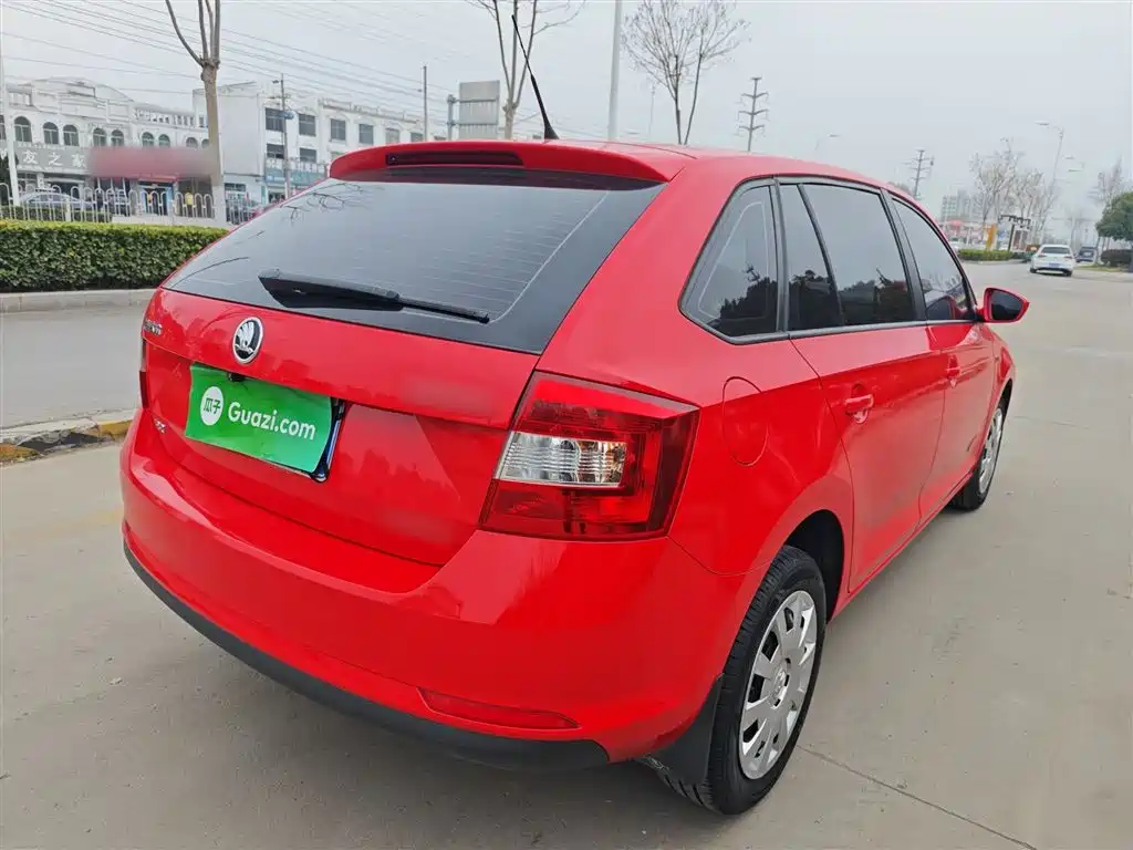 Skoda Rapid Spaceback 2016 — фото 6