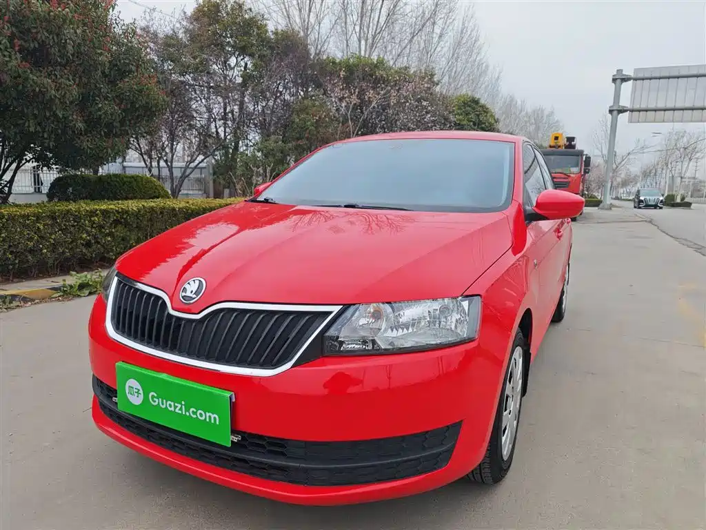 Skoda Rapid Spaceback 2016 — фото 2