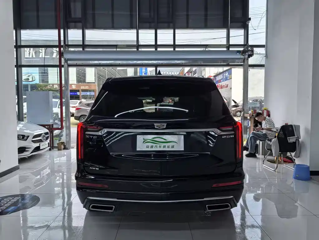 Cadillac XT6 2022 — фото 13