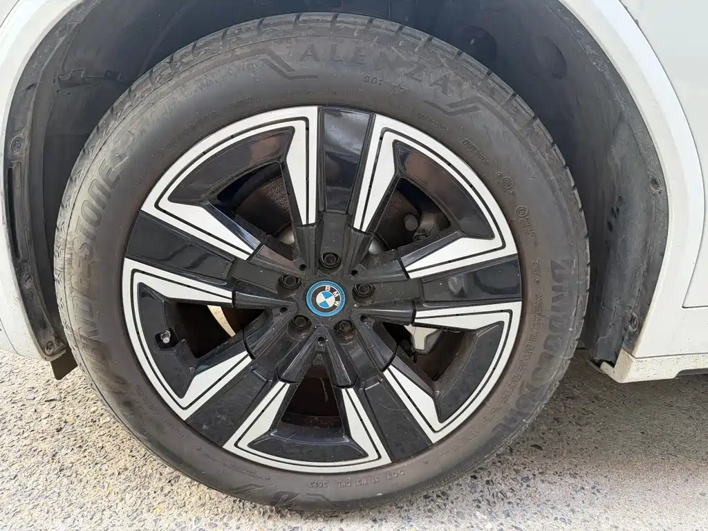 BMW iX3 2023 — фото 4