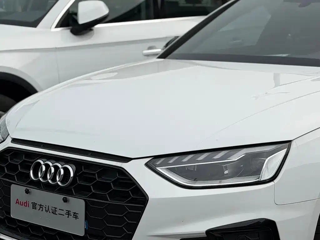Audi A4L 2023 — фото 10