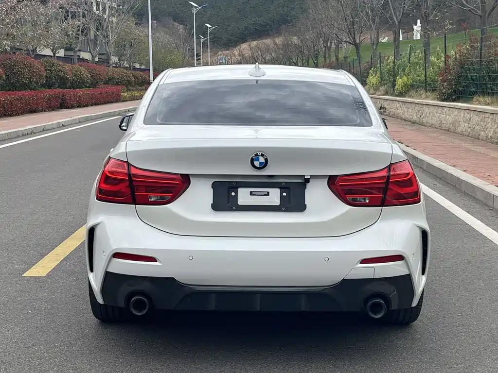 BMW 1 Series 2021 — фото 9