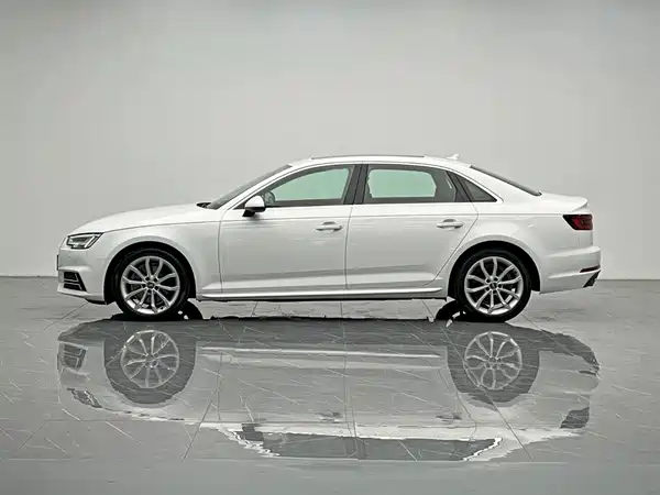 Audi A4L 2018
