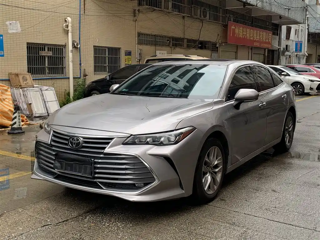 Toyota Avalon 2022 — фото 1