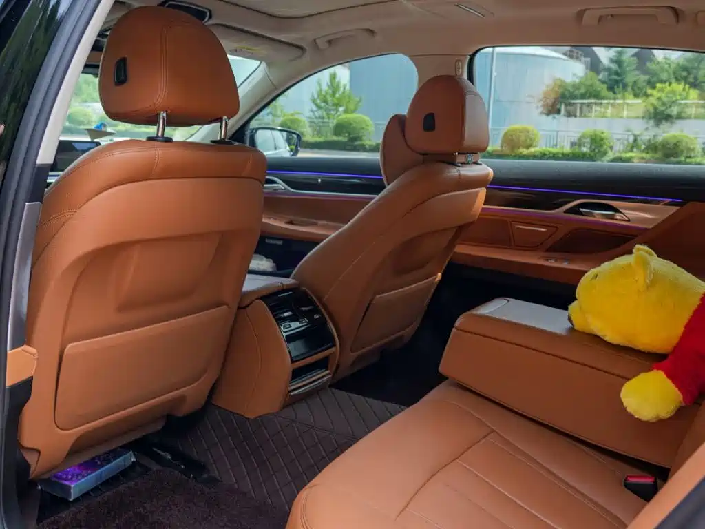 BMW 7 Series 2018 — фото 12