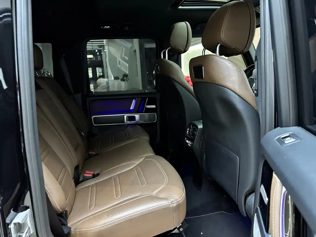 Mercedes-Benz G-Class 2024 — фото 16