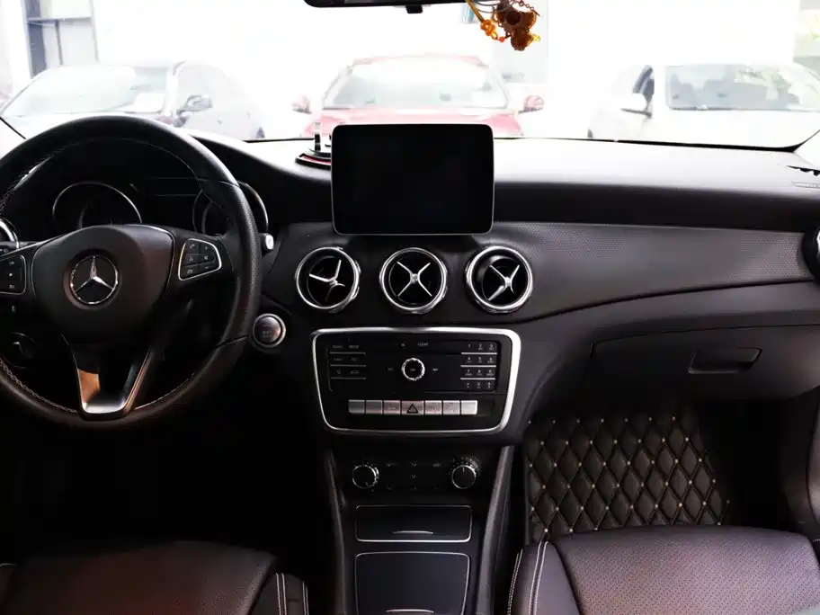 Mercedes-Benz GLA 2018 — фото 9