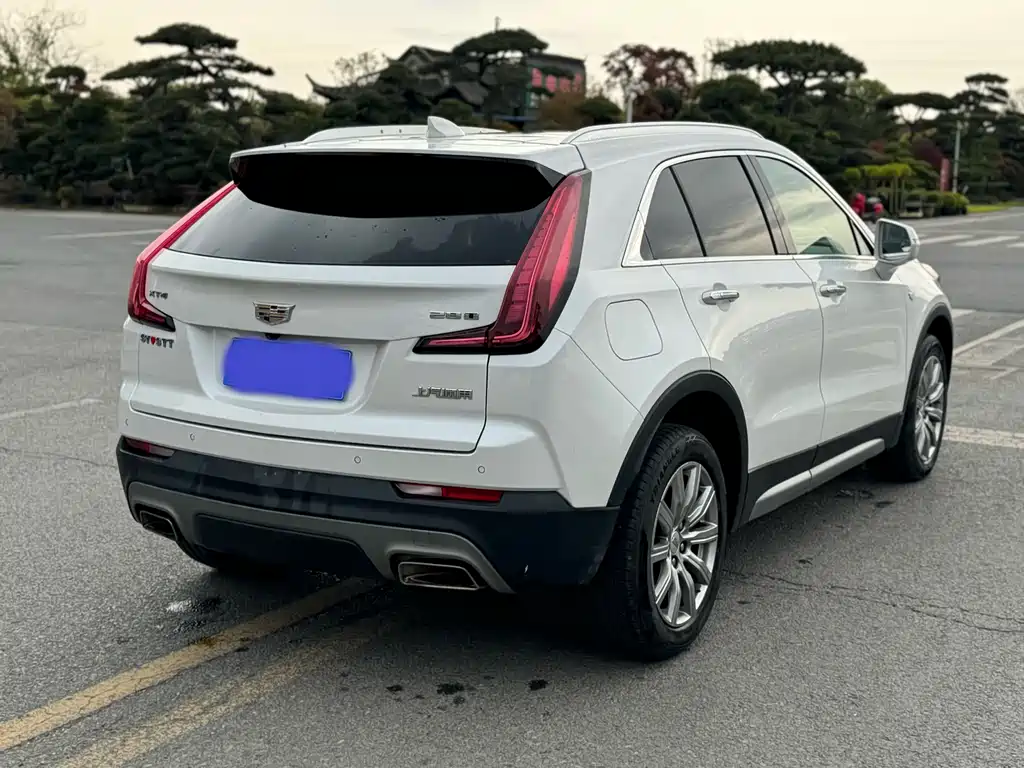 Cadillac XT4 2020 — фото 11